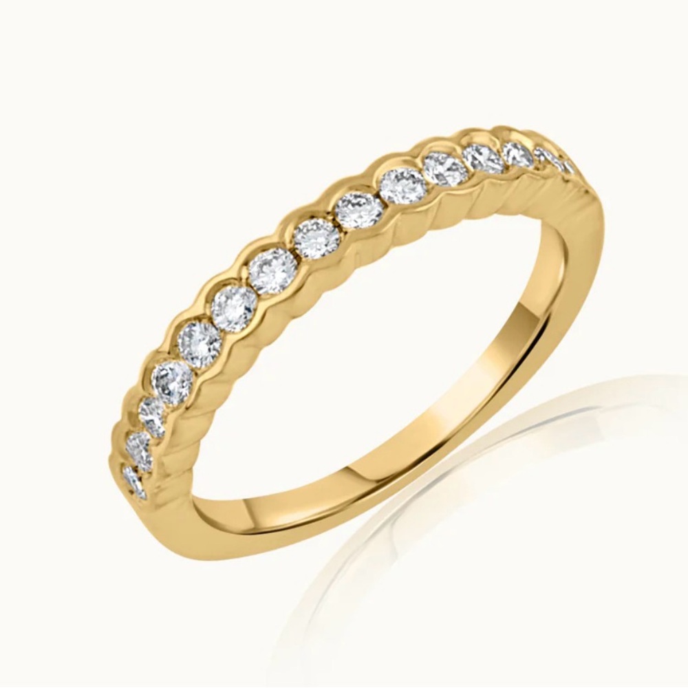 HYOU Fine Jewelry - Classic Scallop Diamond Band (Size 8) - 14K Vermeil
